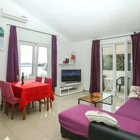 Damir Apartment *