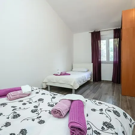 Apartment Damir *